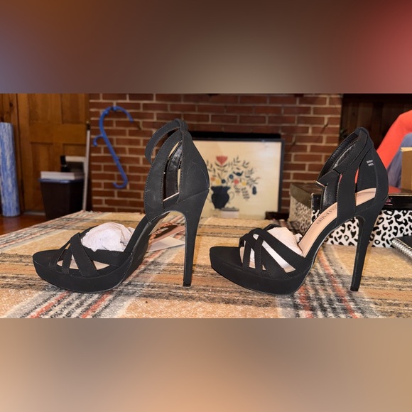 Dream Pairs Black Strappy Heels - Picture 4 of 7